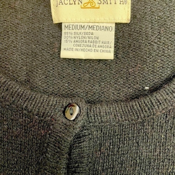 jaclyn Smith ladies sweater, size Medium, wonderful material and beading - Picture 5 of 5